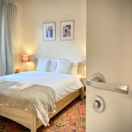 Top Centre Sofia Apartment For 6 Guests Bagian luar foto