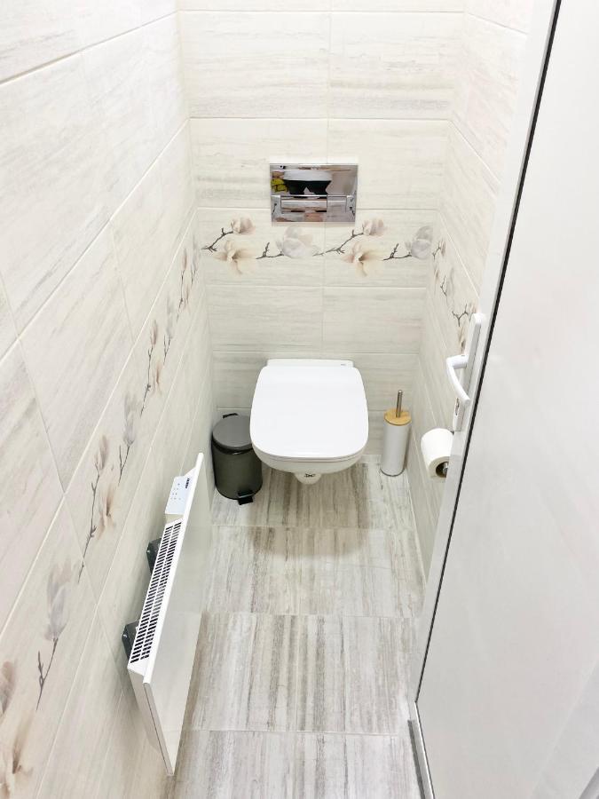 Top Centre Sofia Apartment For 6 Guests Bagian luar foto