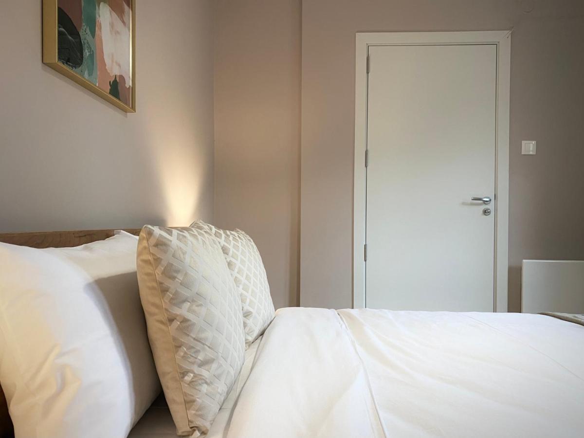Top Centre Sofia Apartment For 6 Guests Bagian luar foto