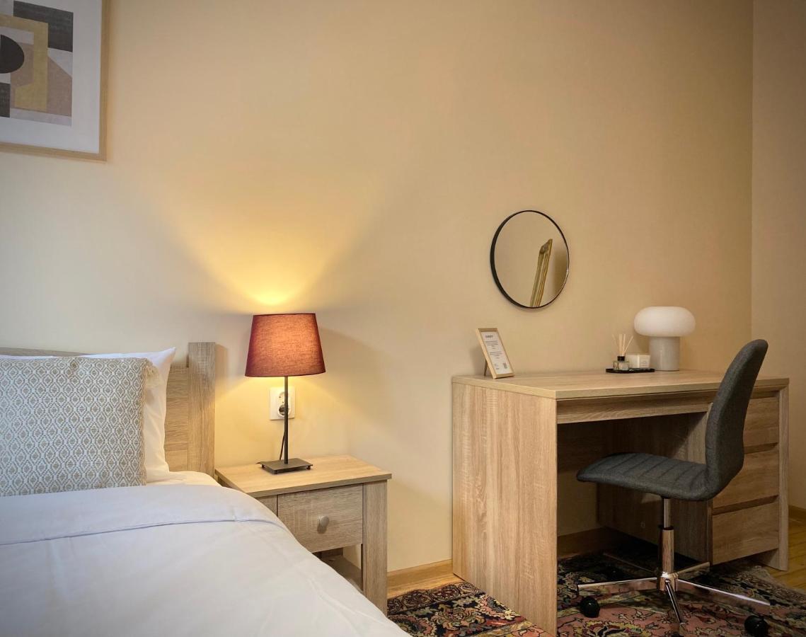 Top Centre Sofia Apartment For 6 Guests Bagian luar foto