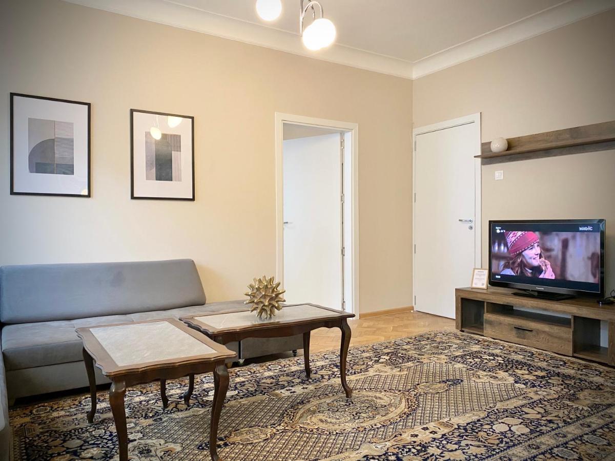 Top Centre Sofia Apartment For 6 Guests Bagian luar foto